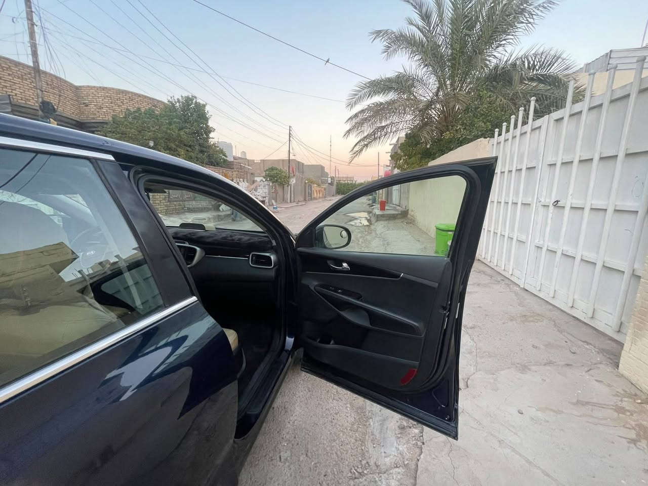 سورينتو نيلي موديل 20 نيلي 6سلندر ماشية 79 ميل رقم بغداد باسمي مكاني بالحله السيارة نضيف بيه بنيد ودعاميه الأمامية وبيه بارد باب الصدر قليل جداا السيارة 165 بيع او مراوس ب توسان أو سبورتج 
***********
