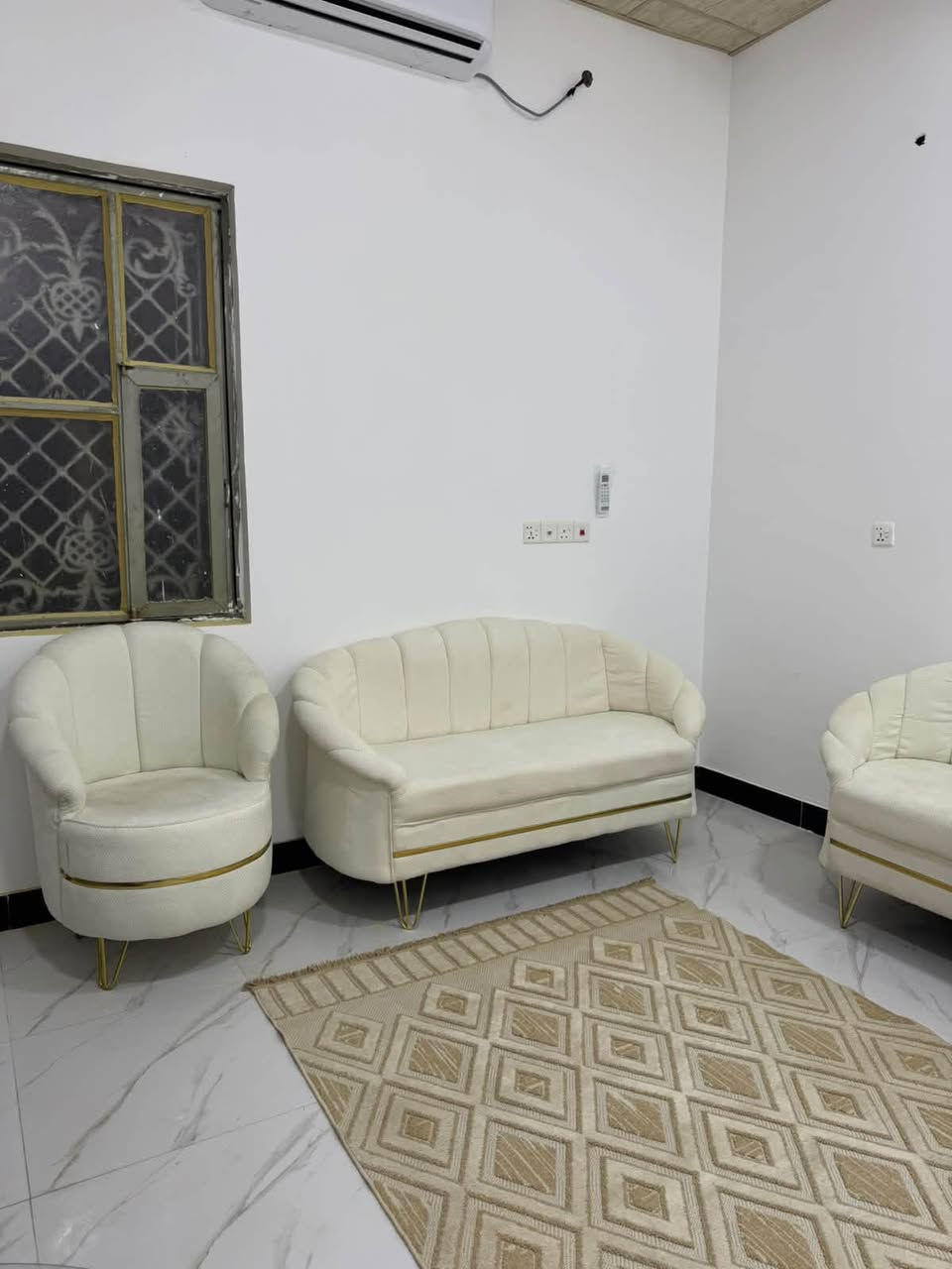 للبيع ب 550 وبيهن مجال
***********
