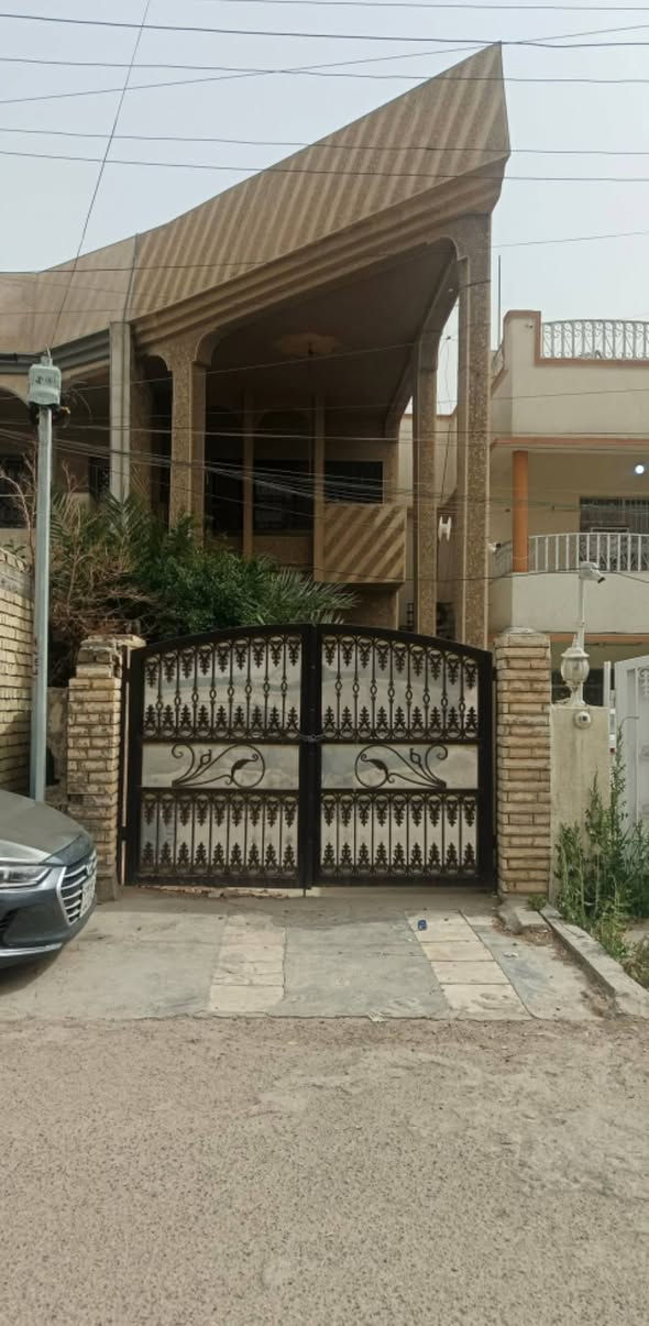 سلام عليكم عندي بيت 100 متر الواجهة 4 النزال 25 في منطقة بغداد المشتل شارع الجامع تحديداً المربع الذهبي. بيت قطع مطلوب بسعر 235 مليون وللاستفسار اتصل على هذا الرقم ***********
