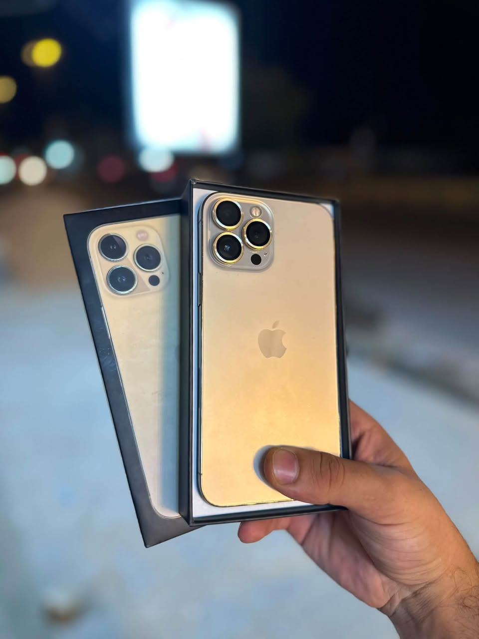 ايفون 13 برو ماكس
ذاكره 256 
بطاريه 78 بلادي 
نضافه ملياررر بلميه🔥 
مبدل شاشه مال تفصيخ من جهاز ثاني اذا موتفصيخ يرجع (شرط الضمان) 
الباقي كله مكفول كفاله عامه 
سعره 565 بي حك جيه 
مكاني تقاطع الهنديه 
***********
