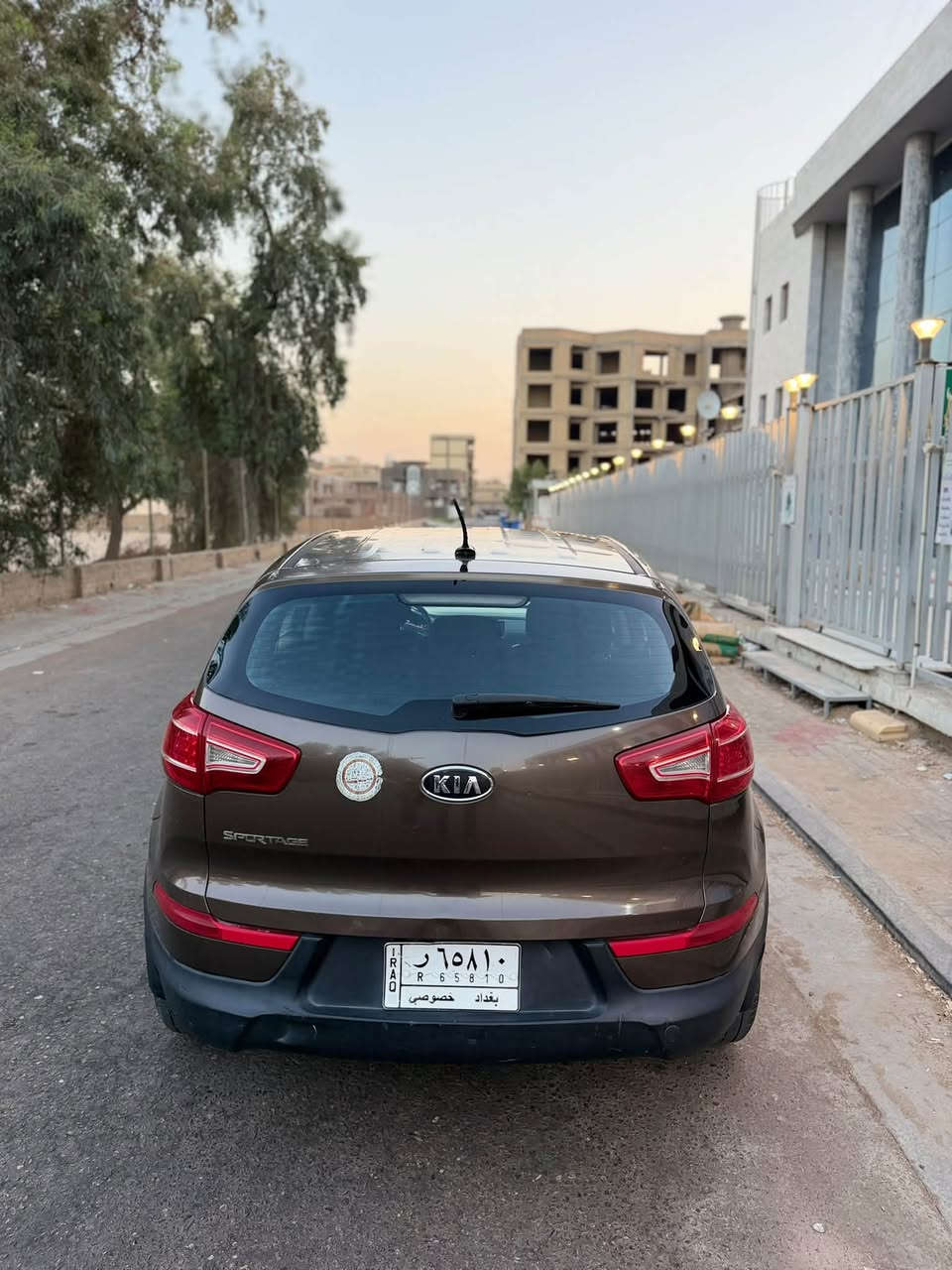 كيا سبورتج موديل12امريكي حادثها جاملغ امامي وبيها 3قطع صبغ بدون حادث السياره مكفوله من لغد وشاصي وتكم وحوض كير ومكينه جدد حداديه جديده تبريد ثلج  تخم تاير جديد السياره مانقصها اي شي مكينه 2400دوش المرغوب الموصفات نص فول السعر103وبيها مجال ***********مكان السياره كربلاء مركز مدينه
