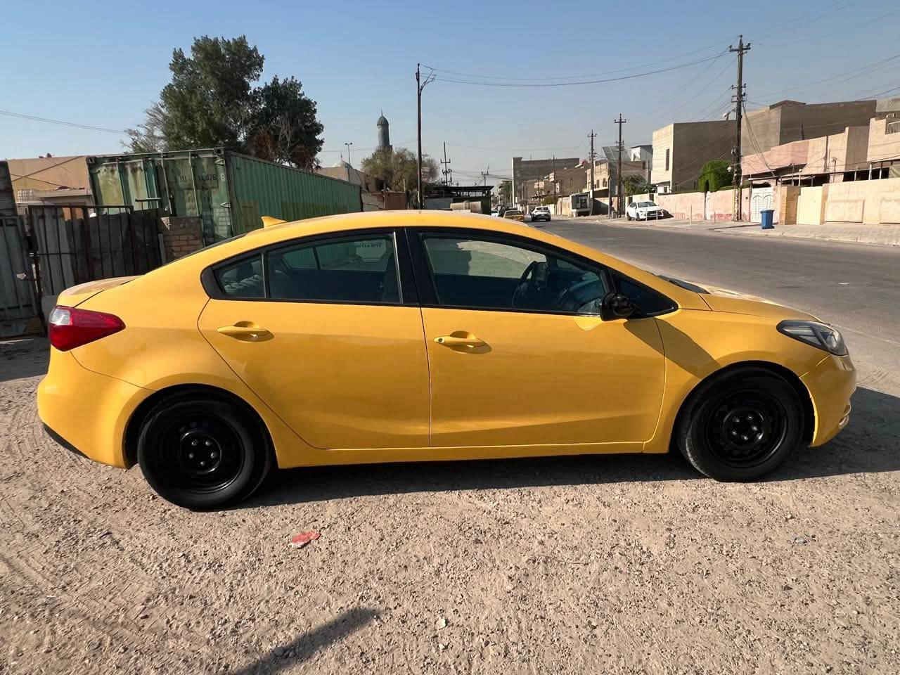السلام وعليكم كيا فورتي 2015 وارد امريكي
حادثها سطحي بنيد فقط السيارة ليبل واحد 
كير مكينة مكفولات لغد شاصي مكفول تبريد منظومة جديدة ثلج + تدفئة السيارة بسمي رقم جديد هزة جديدة سنوية جديدة
المواصفات العادية المعروفة السيارة ع ايدي صدر امامي خلفي نضيف المكان بغداد السعر 95 وبيها مجال ان شاء الله للاستفسار ***********
