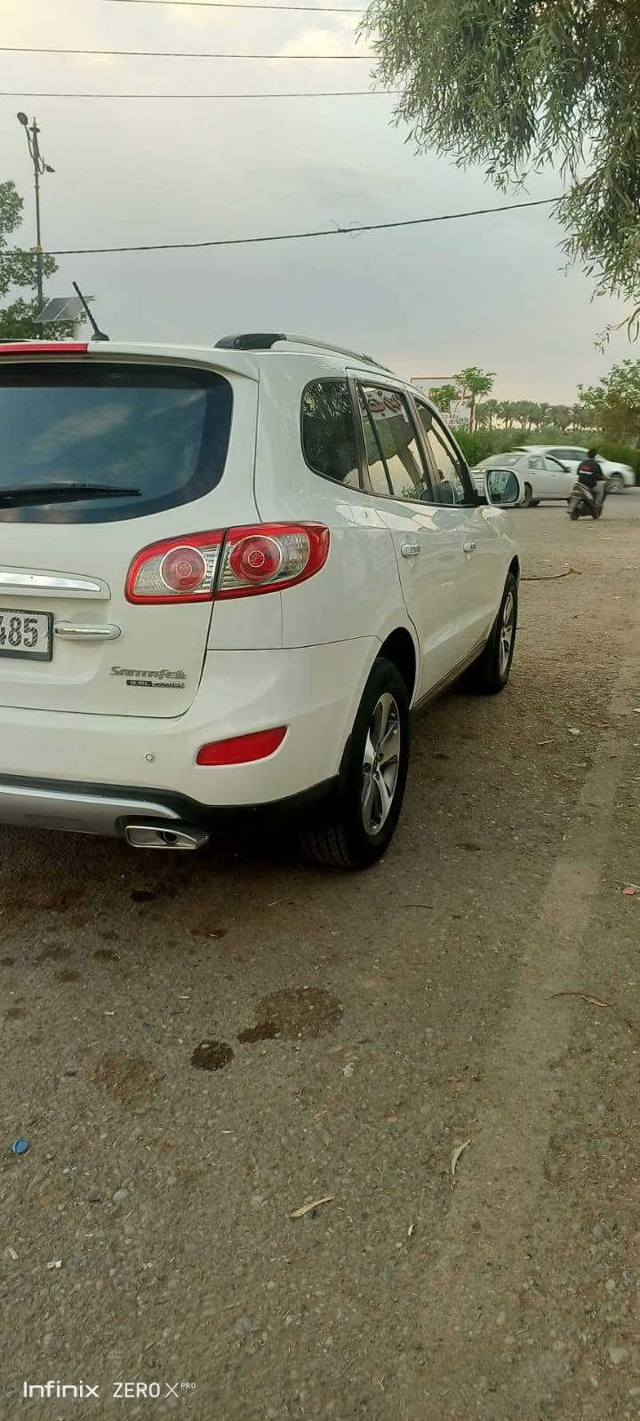 السلام عليكم.  سنتافي خليجي 2012.  فول مواصفات و1ع1  رقم بغداد ابسمي دولي جديد لحد 2031  محرك 6اسلندر  بصمه فتحه كشن كهرباء جلد  ثلاجه السياره جديد حيل أحله من الصوره ماشيه 136 او وين ايعجبك افحص. كفاله عامه عده بارد بصيط السونار موجود  السعر   155او بيه مجال   مكان السياره ديالى = الاتصال ع الهاتف. ***********

نص مكتوب في الصور:
- Infinix ZERO X PRO
