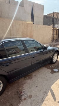 للبيع بي ام خفاش حجم 740 اصل8سلندر مديل 95 محدثه 2000 رقم بغداد الجديد...
