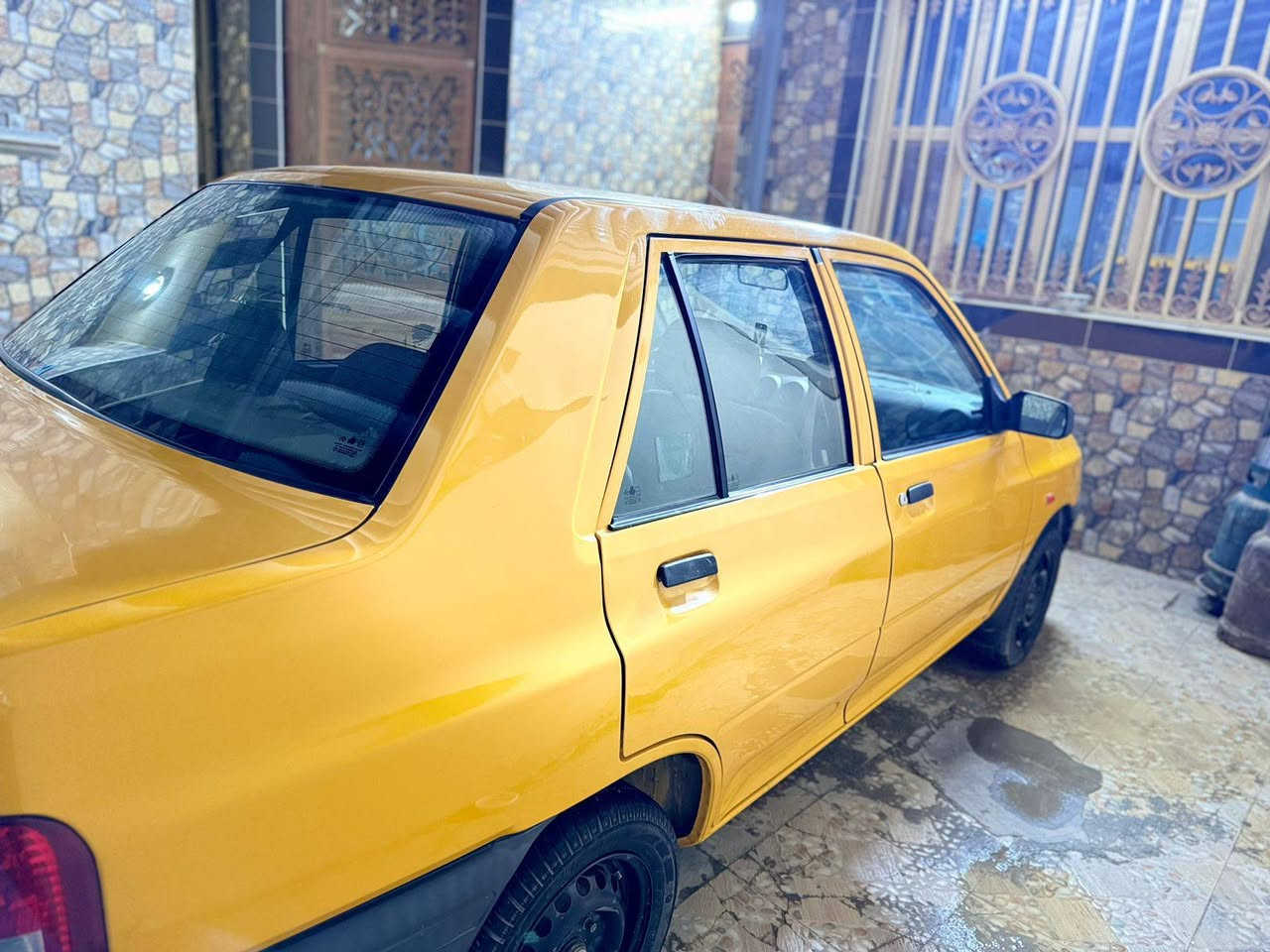 السلام عليكم سايبه للبيع موديل2023 رقم قادسيه رقم  نكليزي كامل ومداور ثاني يوم مباشر مصفر هيئة وغرامات سيارة (مكفوله) وسيارة جديدة ونضيفه كلش  
للاستفسار ***********
