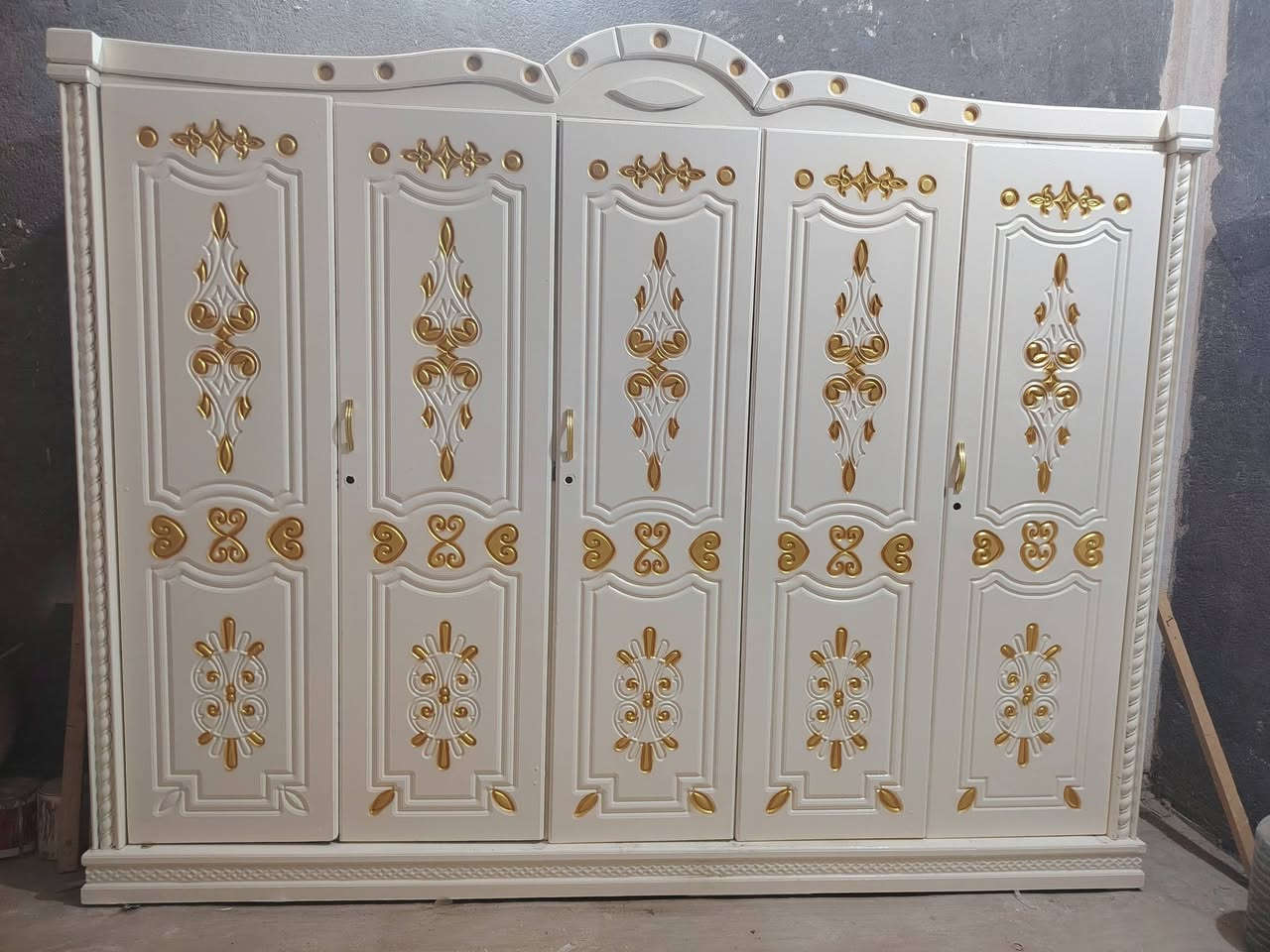 غرفه أم خمسة تزكام صبغ جديد وجاهزه أي نقص لا يوجد بيها من جام وقفل ويدات العنوان ذي قار قضاء الغراف مقابيل علوة الأسماك فرع ال أبو جهاد نجارة أثير *********** السعر ٨٠٠ ألف وبيه مجال لشراي
