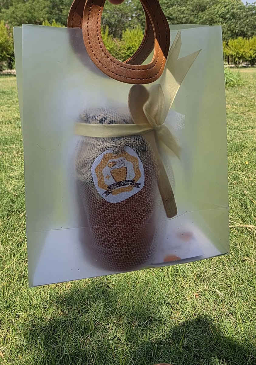 سڵاو بەڕێزان فۆڵۆمان بکەن بۆ دەسکەوتنی باشترین هەنگوینی 
سرووشتی بەشەرتی فەحس و مختەبەر  
​هەنگوینی سەدا سەد ئەسڵی و پڕ کوالێتی، راستەوخۆ لە سروشتەوە بۆ سەر سفڕەی ماڵەکانتان.
​✨ پەیامی ئێمە: دەرمان و تامێک لەبەهەشتەوە بۆ تەندروستیی تۆ 🌿
​🍯 بەرهەمەکانمان:
​هەنگوینی ئەسڵی بە شانەوە 🐝
​هەنگوینی ئەسڵی بێ شانە (پاڵۆڕاو) 🍯
​🥄 متمانەی ئێمە جیاوازییەکامانە:
لەگەڵ هەر دابینکردنێکدا کەوچکێکی تایبەتت بۆ دەنێرین؛ کاتێک بەرهەمەکە دەگاتە دەستت، سەرەتا تامی بکە، کە بە دڵت بوو و لە کوالێتییەکەی دڵنیا بوویتەوە، ئەوسا وەریبگرە!
​🚚 خزمەتگوزاری گەیاندن:
گەیاندنمان هەیە بۆ سەرجەم شارەکانی کوردستان و عێراق.
​📱 بۆ داواکردن و پەیوەندی:
​تەلەفۆن / واتساپ: ***********
​فیسبووک & تیک تۆک: bela honey
ــــــــــــــــــــــــــــــــــــــــــــــــــــــــــــــــــــــــــــــــــــــــــــــــــــــــــ

​bela honey | السائل الذهبي والصحة الطبيعية 🍯✨
​عسل طبيعي 100% وبأعلى جودة، من أحضان الطبيعة مباشرة إلى مائدتكم.
​✨ رسالتنا: دواءٌ ونكهةٌ من الجنة... لأجل صحتك 🌿
​🍯 منتجاتنا:
​عسل طبيعي مع الشمع 🐝
​عسل طبيعي مصفى (بدون شمع) 🍯
​🥄 ثقتكم هي سر تميزنا:
مع كل طلبية سنرسل لك ملعقة خاصة؛ عند وصول المنتج إليك، تذوقه أولاً، وإذا نال إعجابك وتأكدت من جودته العالية، استلمه واستمتع به!
​🚚 خدمة التوصيل:
متوفر لدينا التوصيل لجميع مدن كردستان والعراق.
​📱 للطلب والاستفسار:
​الهاتف / واتساب: ***********
​فيسبوك وتيك توك: bela honey
