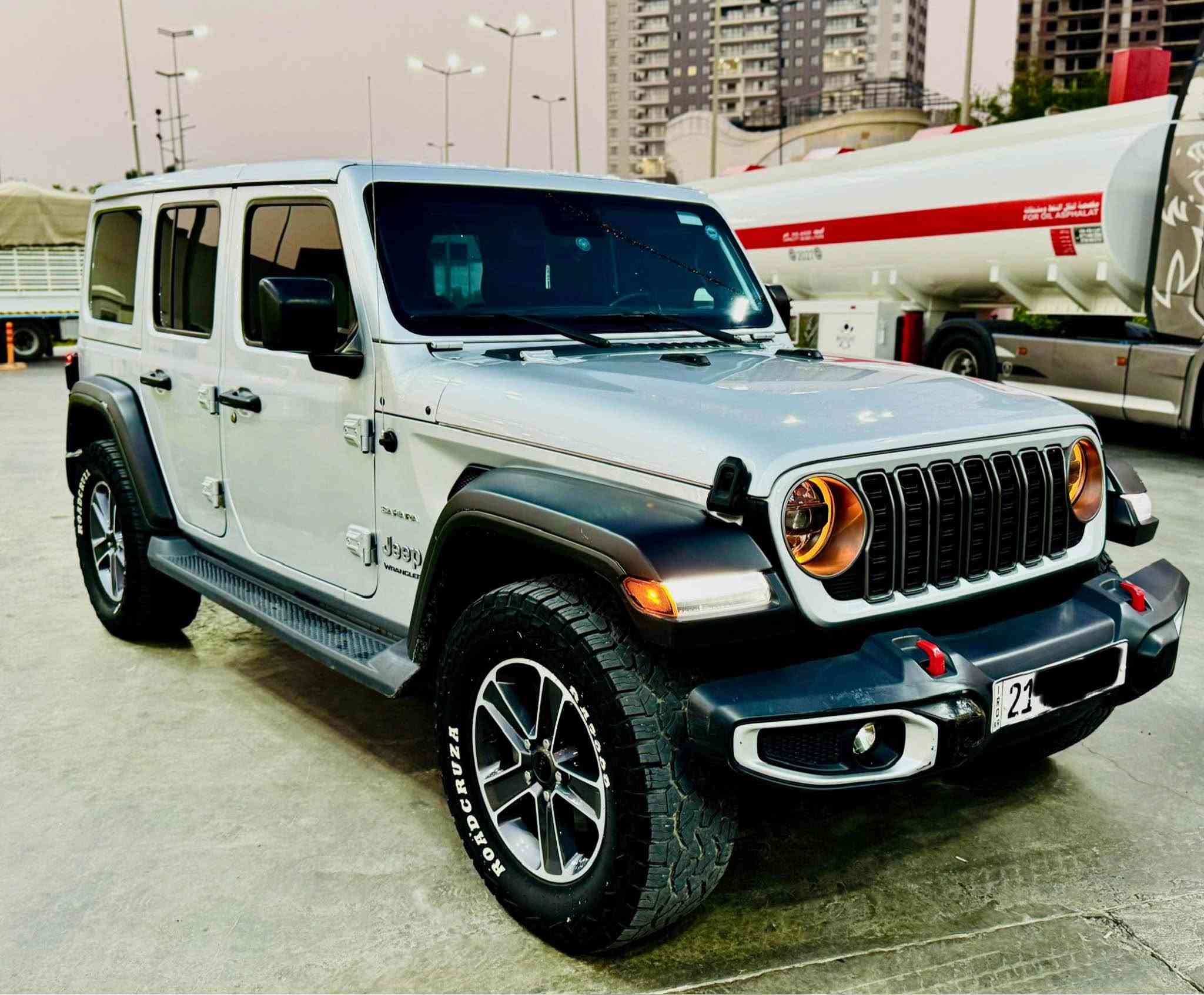 * جيب رانجلر 2023
* السعر : 32000 وبيها مجال
* فئة الصحاري
* ماشية 76 الف كيلومتر
* محرك v6 3.6
* كشنات وستيرن هيتر
* اوتو ستوب ستارت
* سستم صوت alpine + دمام بلادي
* السقف متحرك
* السيارة جاهزة بدون اي نقص
* حادث السيارة الحدادية الامامية
* السيارة مكفولة بدون صبغ بدون بارد بدون تبديل
* رقمها سليمانية وبيها كتاب تضليل 80‎%‎
* مكان السيارة بغداد الكرادة
* للتواصل : *********** بغداد, العراق
