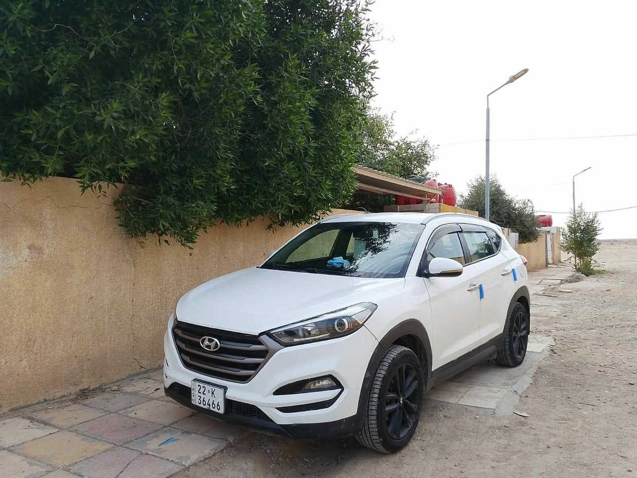للبيع توسان 2016 خليجي
السيارة مرتبة ونظيفة فيها صبغ ومعجون وكص 
شغلها درجة اولى
رقم شمالي تريد مداور تريد وكالة اني جاهز 
السيارة للبيع بسعر 110ورقة وبيها مجال للشراي
مكان السيارة النجف ناحية القادسية  
اذا مهتم راسلني وبيك خير وتدلل ارد عليك بصورة مباشرة
