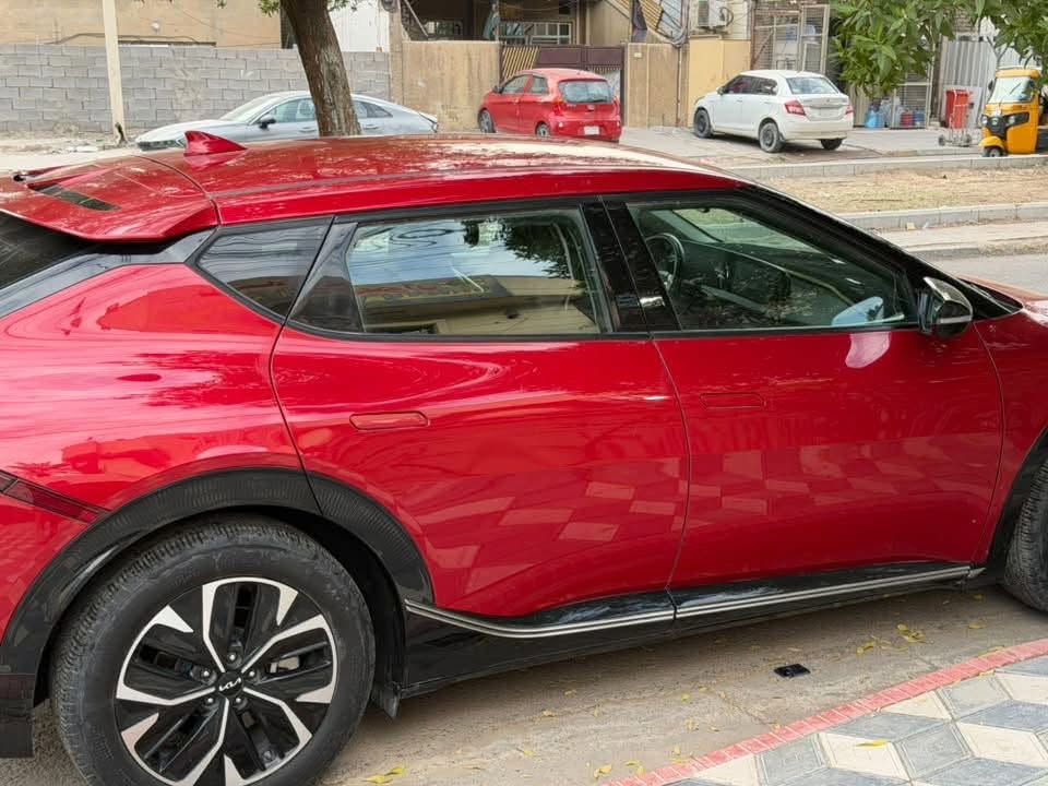السلام عليكم
KIA ev6
موديل 2024
السيارة خير من اللّٰه
مواصفات السيارة
1ثلاث انظمة قيادة
2توقف ذاتي
3 اوتو هولد
4 السيارة دفع خلفي
5داخل جلد اسود كشنات الامامية تدفئة تبريد
6 سستم صوت مرديان
7نقط عمياء
وهواي مواصفات
الشحنة تمشي من 500 الى 600 كيلو سعر السيارة 210$ وبيها مجال
للاستفسار ***********
الموقع بغداد

نص مكتوب في الصور:
- الخميس