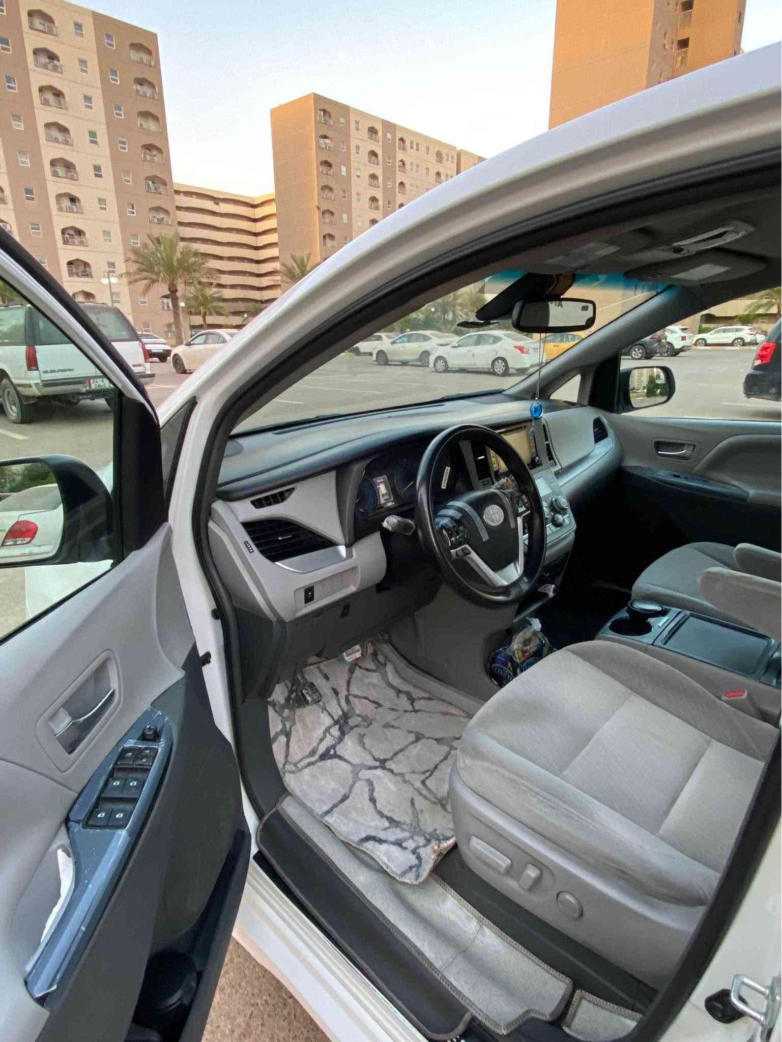 سيينا • باب سلايد • مشية ٣٦٠٠٠٠