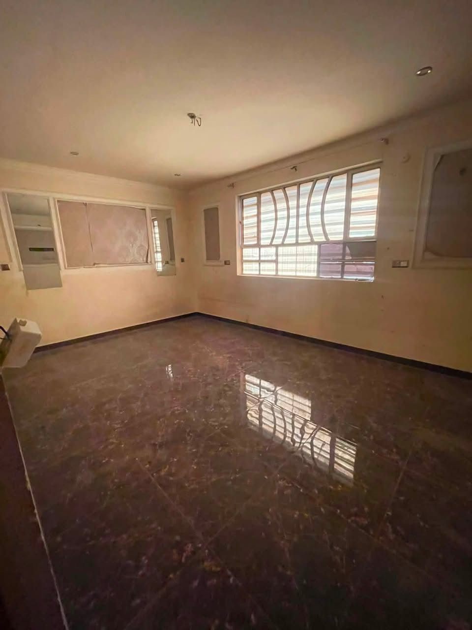 🏡 للإيجار – فرصة سكن مميزة

────────

📐 المواصفات:

• المساحة: 50 متر
• عدد الغرف: 3 غرف

────────

💰 السعر:

• 700,000 دينار عراقي شهريًا

────────

✨ المميزات:

• مناسب للسكن العائلي
• موقع جيد
• سعر منافس مقارنة بالسوق

────────

📞 للاستفسار أو حجز موعد للمعاينة:
مكتب المصطفى للاستثمار والتطوير العقاري
📱 ***********

نرحب بتواصلكم في أي وقت، ويسعدنا تنسيق زيارة للعقار بأقرب فرصة.

────────

#بغداد #عقارات_بغداد #إيجار_بغداد #السيدية #عقارات #عقار #شقق_للإيجار #إيجار_شقق #سكن_عائلي #فرص_عقارية #عقارات_العراق #عقار_بغداد #مكتب_عقاري #المصطفى_للعقارات #استثمار_عقاري #تطوير_عقاري #شقق #إيجارات #عقار_سكني #فرصة_سكن #سكن_مناسب #عروض_عقارية #عقارات_مميزة #بيت_للإيجار #شقة_للإيجار
