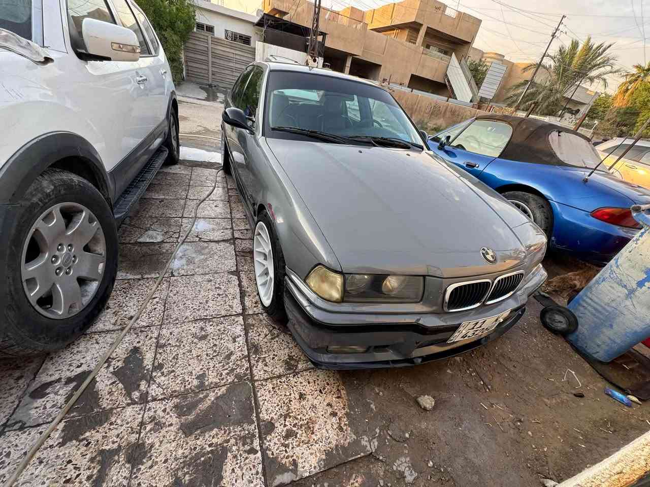 E36  1994 موديل
الساره جاهزه من كلشي تبريد كير مكينه اكسل كهربائيات من كلشي كامله كت ام مري ام ويل بي بي اس نيو 17 تو سايز مكينه 28 فانوس مسكر كير عادي داخل جلد اسود عليها اكزوز كلش قوي رقم بغداد بأسمي مكان السياره بغداد العامريه سعر السياره 45 ورقه 
***********
اتصل وتدلل لتعاملني بالتلفون تعال وشوف السياره واقتنع بيها وسهله
