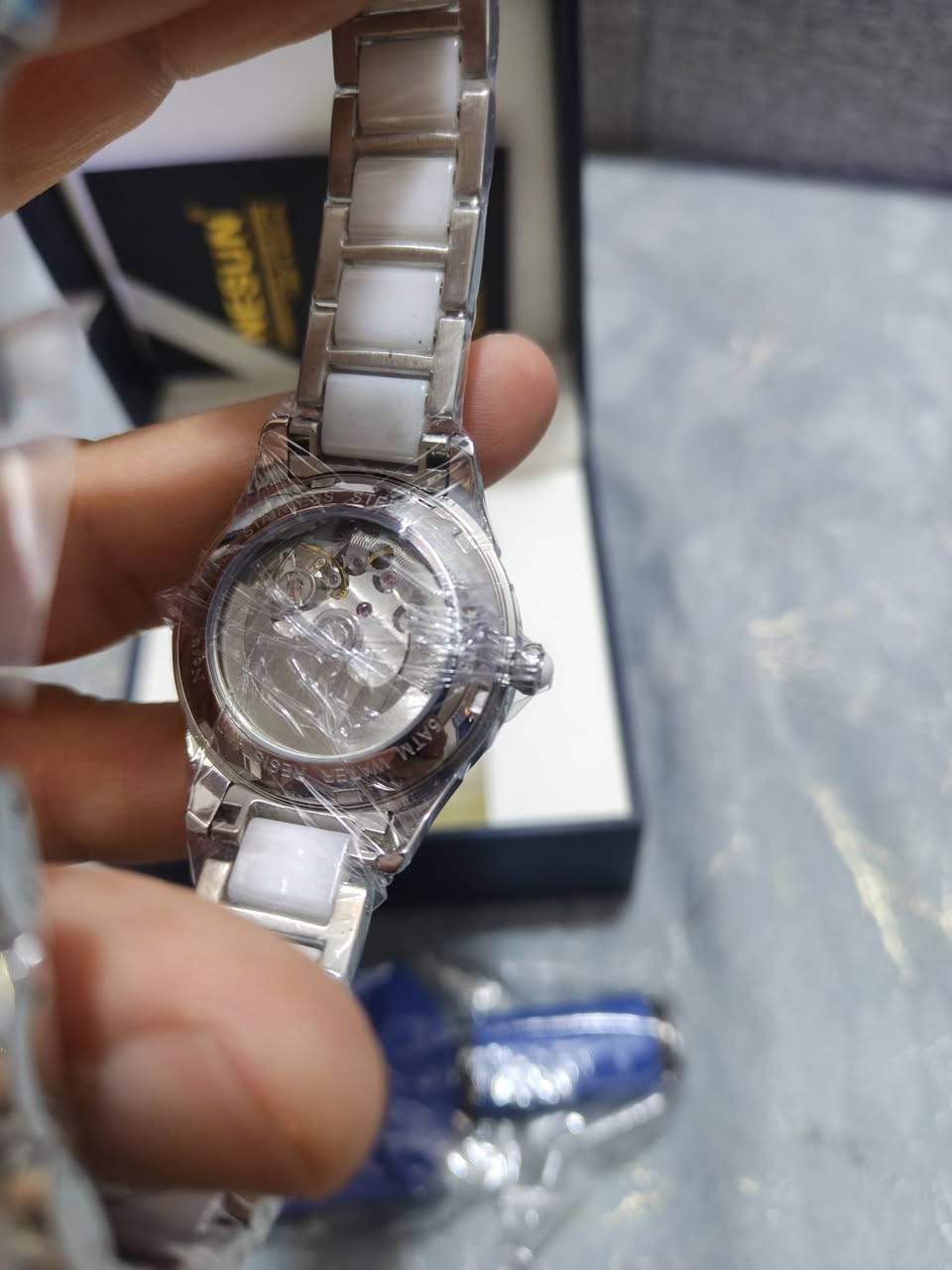 الي مهتم ينطي بيها سعر و. يدلل
***********
@إشارة
