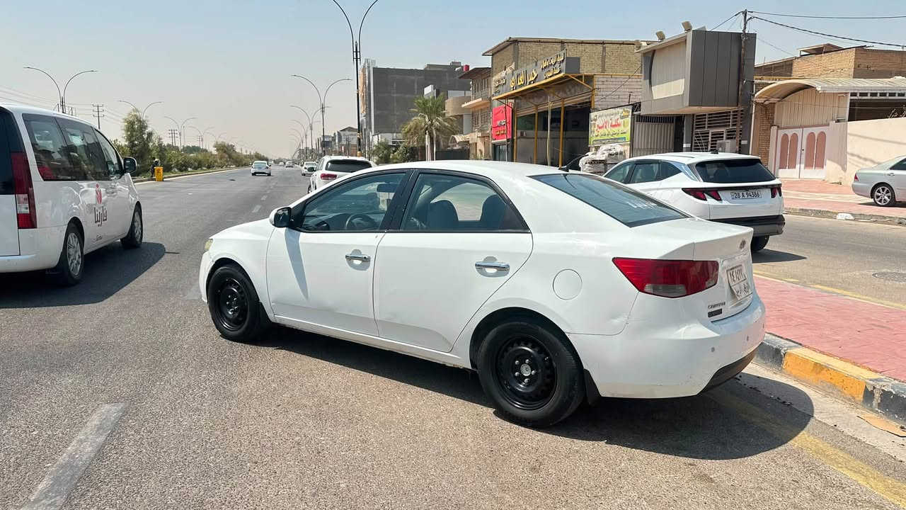 سيراتو شكل ١٠ • ٢٠٠٩ • مكفولة صبغ