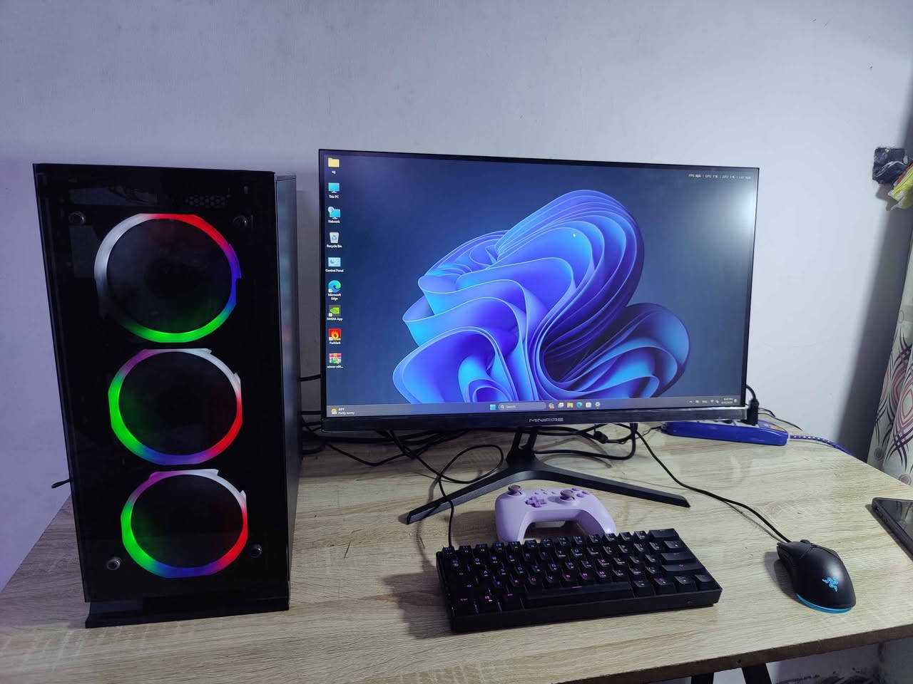 اخوان سلام عليكم
سيت اب كامل 
شاشة حجم 27 مع كيبورد وماوس وكمبيوتر 
المواصفات 
ryzen 5 3500x
msi gtx 1660 super VENTUS xs
ram  2x8 16 3200hz g.skill RGB 
msi b450m pro
hdd 1tb ssd 128gb 

الشاشة minifire ips 27inch FHD 120hz 
مع كيبورد وماوس 

مكاني بغداد الدورة 
بيها مجال حك الجية للشراي 
رقمي ***********
ما عندي توصيل بغداد, العراق

نص مكتوب في الصور:
- MSI GTX 1660 SUPER
- MB MSI B450M A PRO MAX
- RAM 16GB 2X8
- HDD 1TB
- SSD 128
- MONITOR 27INCH 120HZ IPS PANNEL