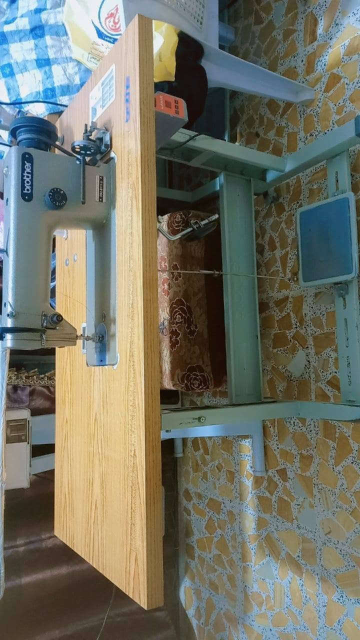مكينه خياطه صناعي ماطور كاتم مستعمله شي قليل شرط الفحص السعر ٢٢٥ وبيها مجال شي بصيط الدور رقم هاتف ***********
