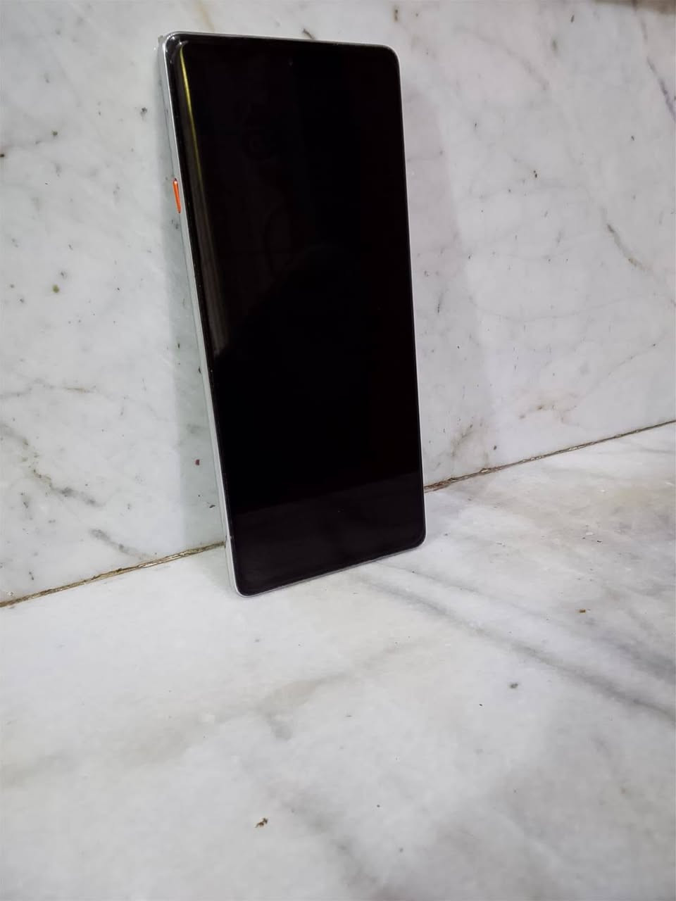 السلام عليكم 
TECNO CAMON 40
مواصفاته  معروفه 
ذاكرته 256 
بصمه بشاشه
جهاز مكفول من تبديل كلش ما بي 
مكاني ناصريه مركز 
***********
السعر 290 بي مجال
