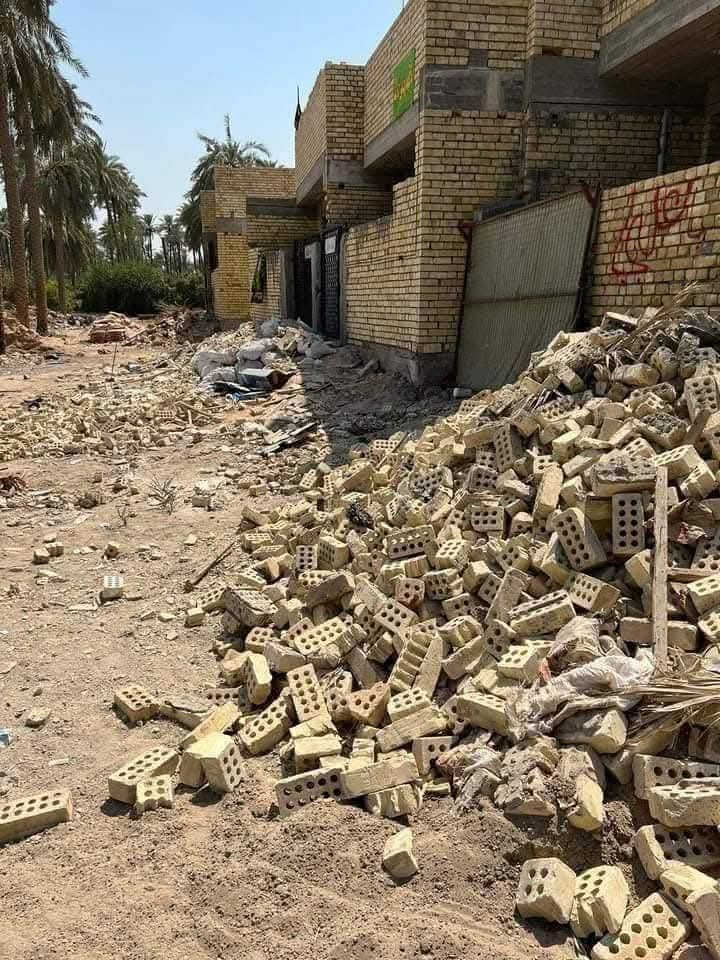 يا الله السلام عليكم قطعه ارض للبيع مساحه ((٦٠٠ متر تقسيم حسب الطلب   سعر ١٠٠ متر ب٢٥ مليون ))  ملك صرف زراعي سنه 25 طابو الاعظمية منطقه الفحامه قرب جزيره بغداد السياحيه بستان الكبيسي منطقه طابع سكن خدمات/ كامله/ كهرباء /ماء /مولد/ شارع عريض عرض 15 متر والفرع 10 السعر  ١٠٠ متر    ٢٥ مليون للاستفسار على هذا الرقم *********** وتساب
