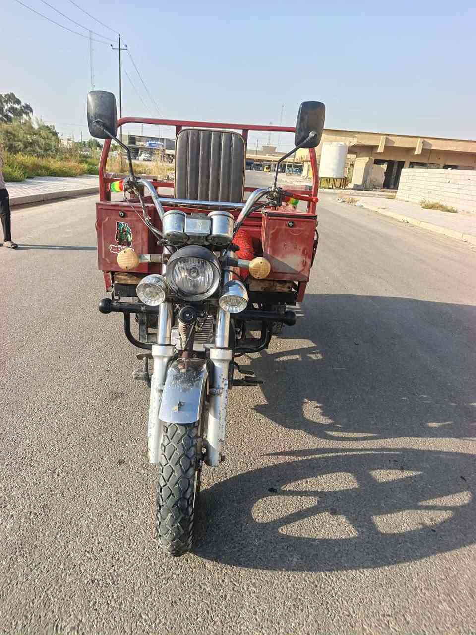 موديل 20مكفوله الرقم ويه الصوربيه وتساب

نص مكتوب في الصور:
- ***********