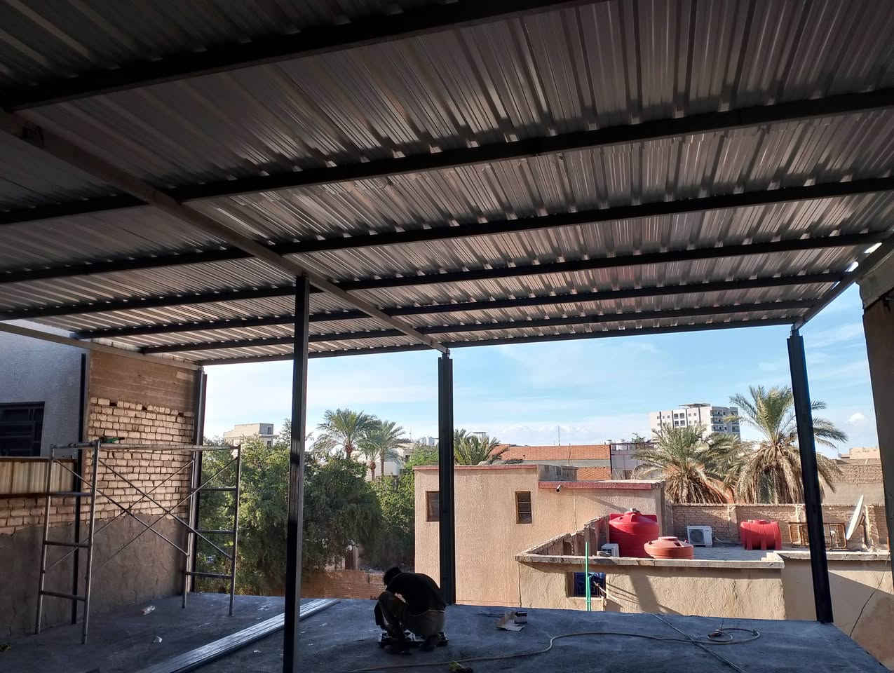 سقايف • تغليف المناور • أعمال حدادة