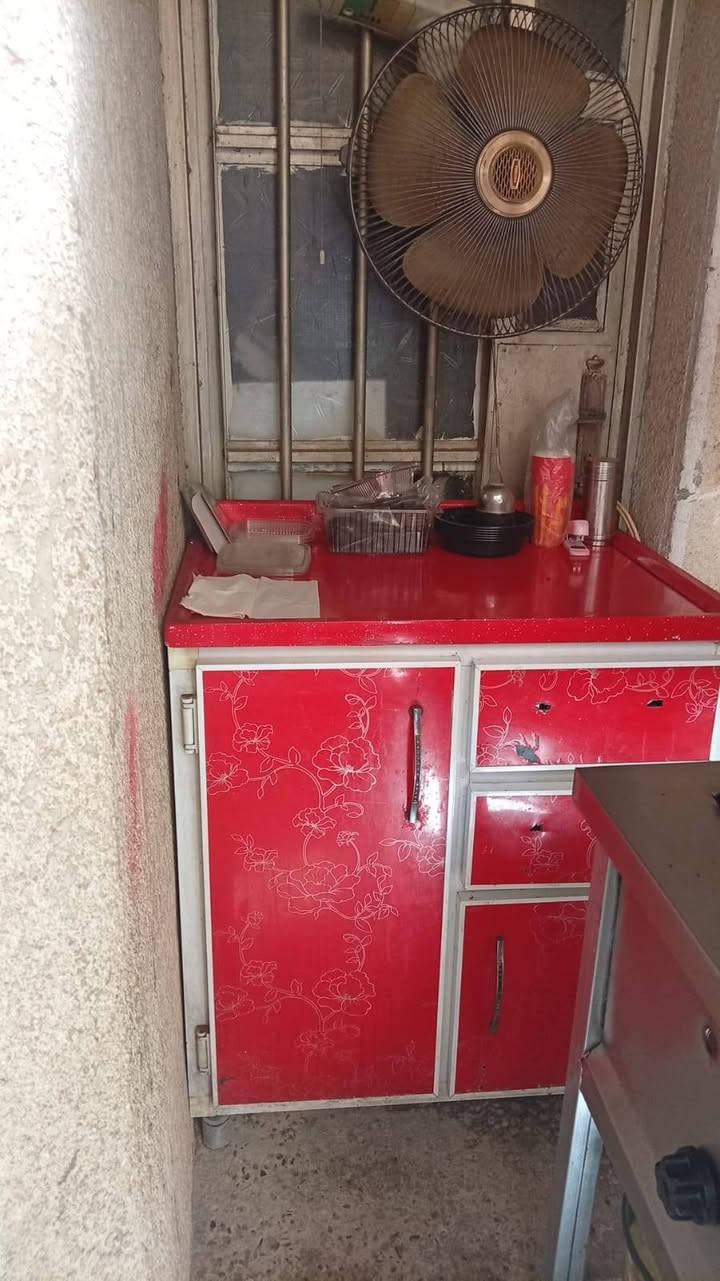 السلام عليكم 
شوايه ثلاثيه سل ستيل كرل وقلايه فنكر  وفلافل للبيع 
مع ميوزه ٢ 
بغداد 
***********
