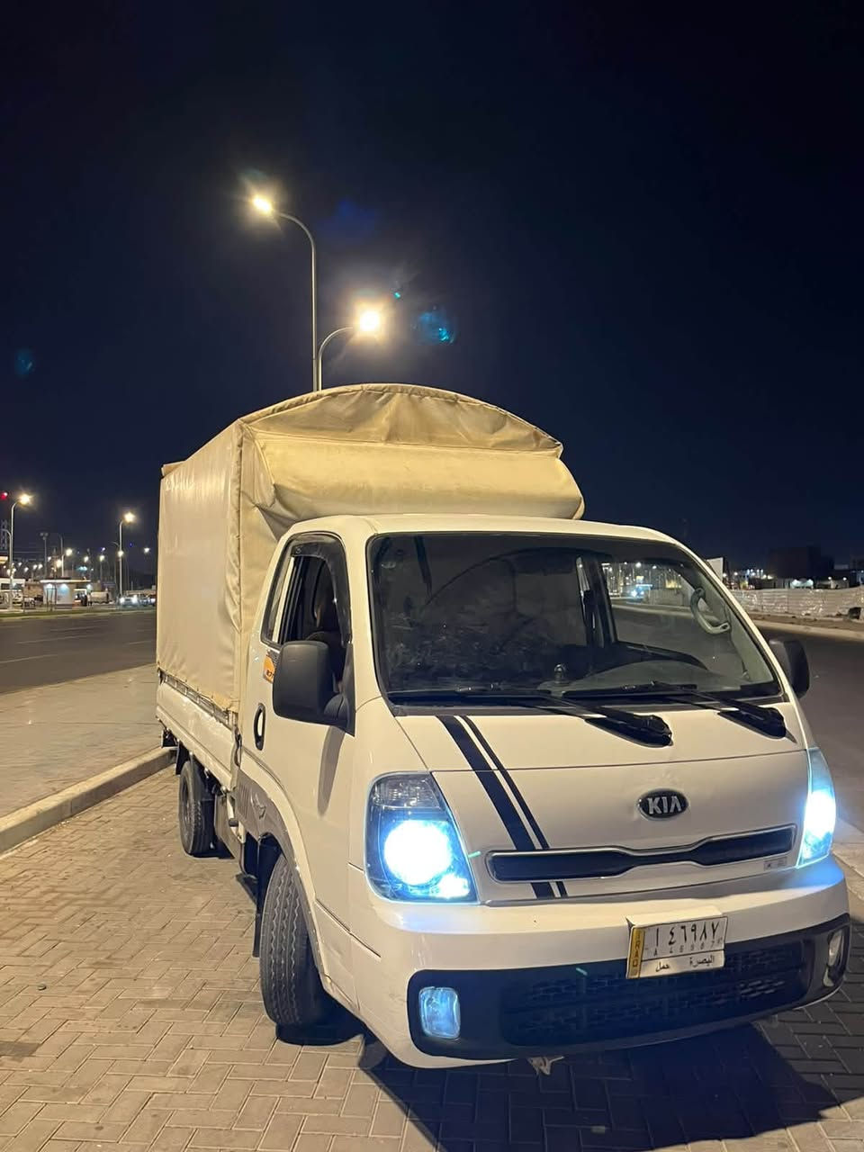 السلام عليكم بنگو مديل ١٨ بيها باب مبدل نفس اللون لا دواخل ولا اي شي  والباقي كفاله ماشيه ١٩٠ الف نثيه محرك ٢٧٠٠ مفتوح *********** مكاني بصره
