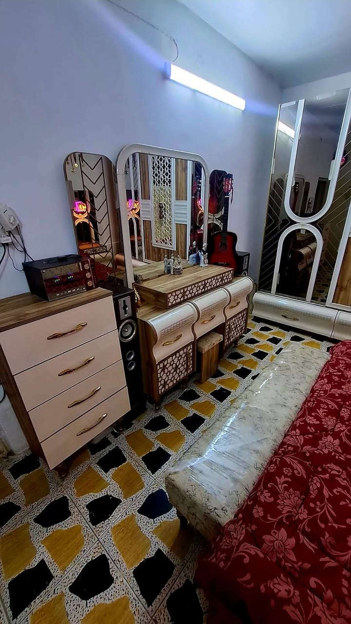 غرفه تركي ٩قطع اخت الجديدة ديوانيه شارع الخصيمه السايدين قرب زها مول الجهه الثانيه جهه قصابيه السجاد داخل الفرع بضبط يوجد خدمه توصيل ***********
