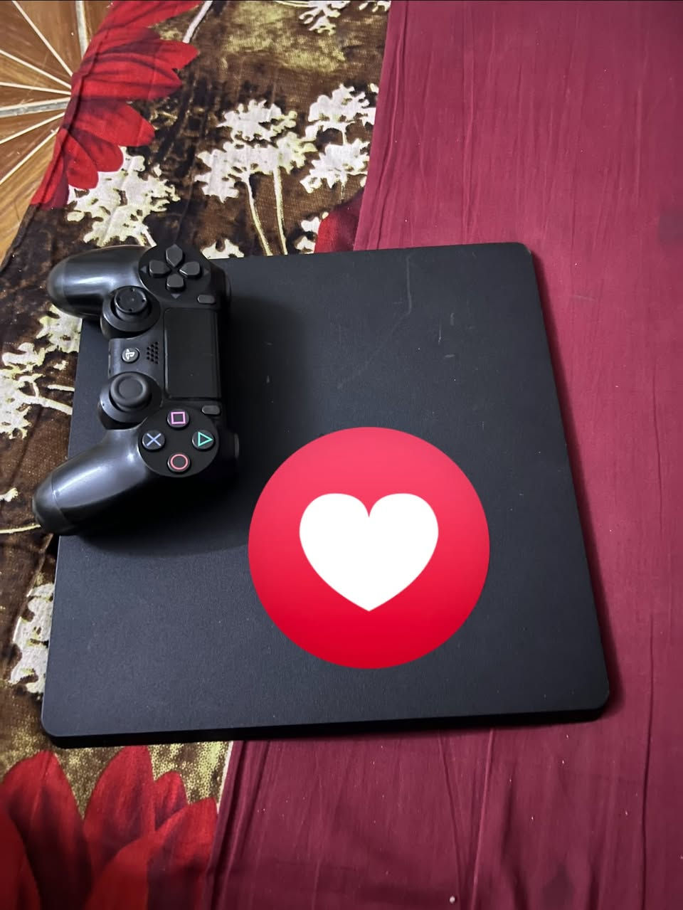 بلي فور سلم اون لاين نضيف كلش مامفتوح ابد وياها كامل ملحقاته وياه جوستك وقرص فيفا 23 نضافه فول تجي واشوف بعينك..
السعر
230وبيه مجال
راسلني خاص 
او اتصل 
***********
