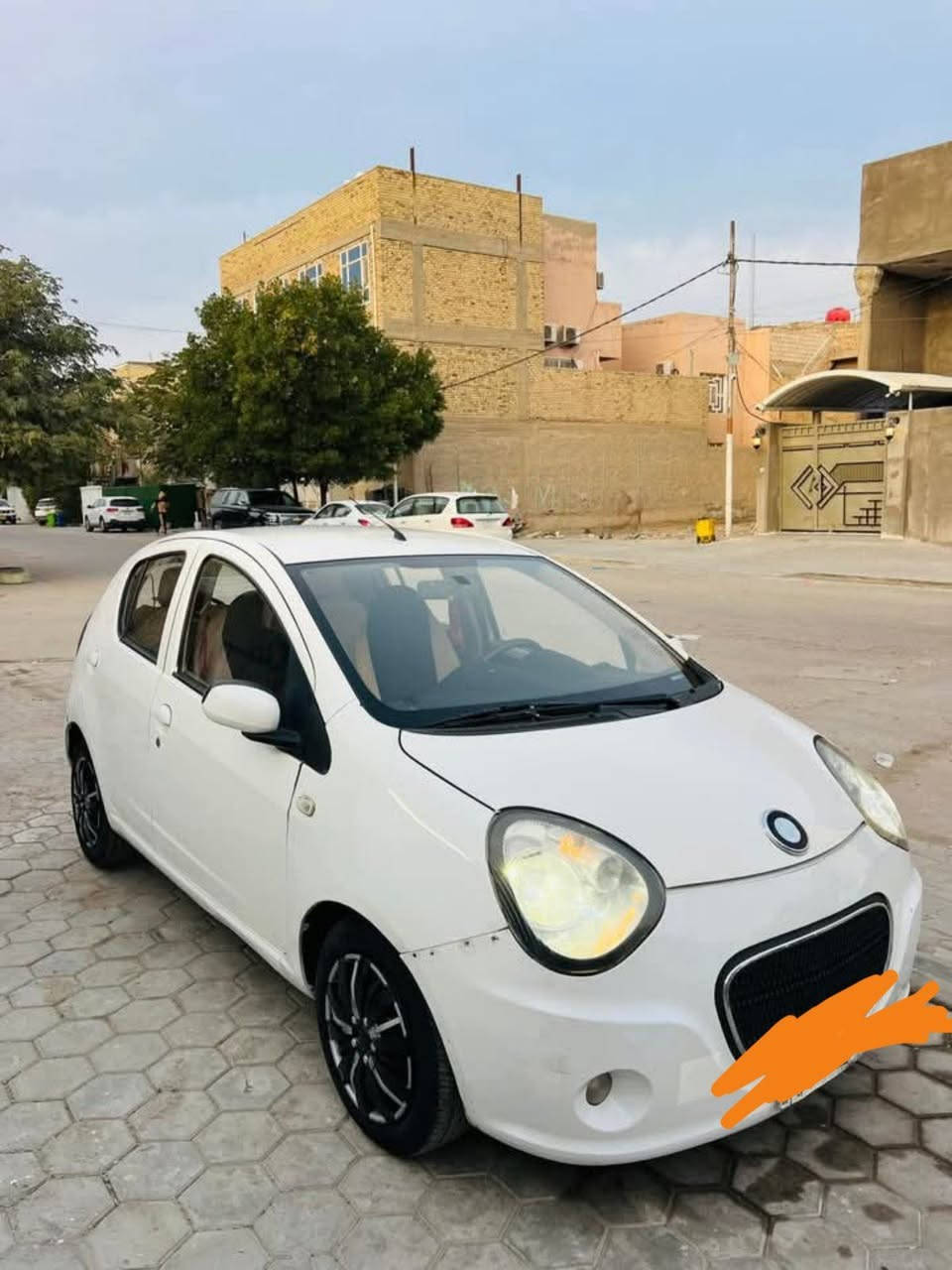 سلام عليكم سيارة 🚗 باندا 🐼 موديل 13 
سيارة نضيفة حمدلله من كير مكينة رقمها نجف رقمها الماني مالكها ايضا بالنجف مدايرها ماتعبك تفيد الموظفة تروح وترجع اقتصادية بالبانزين ابيض سنويتها ساقطة 
كير مكينة تراي وين متريد كهربائيات شغاله داخلها نضيف تبريدها شغال لكن بي ليك ويصلح بسيط اخوان من اكلك سيارة نضيفه يعني نضيفه والسوك كلشي بي اني السيارة ثاق بيها تجي وتفحص بنفسك وتطلع تراي وين متريد ماشية تقريبا 80 الف اخوان رايدها 38 ورقة وبيها مجال مابيع اقصاد ابيع فقط نقد ومامستعجل على بيعتها منا لمن تجي رزقها والله يرزقنه ويرزقكم تواصل واتساب ***********
