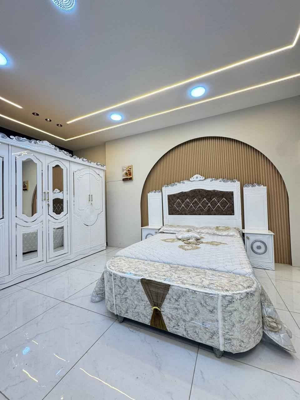 🌹 غرفة نوم أنيقة بتصميم عصري وجودة عالية 🌹
***********

إذا تبحثون عن الراحة والأناقة بغرفة نوم وحدة، هذا الموديل راح يعجبكم ✨

✅ تصميم راقي ومميز
✅ خامات متينة وعمر طويل
✅ ألوان عصرية تناسب كل الأذواق
✅ سعر مناسب مقابل الجودة

📍 التوصيل متوفر
📩 للاستفسار والسعر راسلونا على الخاص ***********

لا تفوتون الفرصة، خلي غرفة نومكم أجمل وأفخم 💖

#غرف_نوم #اثاث_العراق #غرف_نوم_مودرن #غرف_عرسان #اثاث_منزلي #اربيل #بغداد #الموصل #البصرة #كركوك حلة, بابل
