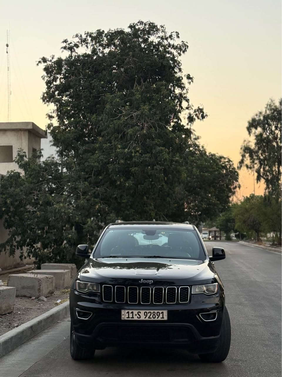جيب كراند شيروكي - اسود - موديل 2020
رقم بغداد  لون اسود 
ماشيه 122 كم
مواصفات 
1-رادار  + جانبي + خلفي
2-اوتو بريك مانع تصادم امامي   
3-قياده ذاتيه 
4-تحديد مسار 
5-نقطه عمياء
6-دخول ذكي
7-نظام ( start/stop - ايكو - سبورت ) 
8-كشن كهرباء 
9-كشنات تدفئه 
10-ستيرن تدفئه
11-تحكم ستيرن جهتين  
12- جنطه كهرباء
حادثها جاملغ و بنيد راجع بارد 
مكفوله الدواخل مالته  
السعر 190$
اتصال او واتساب *********** بغداد, العراق

