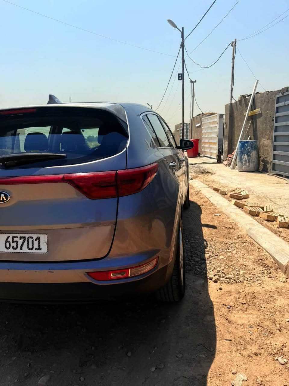 🚗 كيا سبورتاج 2018 (وارد أمريكي) 🚗
المواصفات والأداء:

 المحرك: 4 سلندر سعة 2.4L (2400cc)

 نظام الدفع: فور ويل (AWD / 4WD)

 المسافة المقطوعة: 75 

 الفئة: نصف فول

المميزات والتجهيزات:

 كشافات وإضاءة LED (كشافات وجه)

 شاشة وكاميرا خلفية

 تدفئة كشنات (الكشنات جلد أصلية مع تلبيسة)

 تكييف قطعتين (فتحات خلفية)

حالة البدن (البودي):

 السياره بدون صبغ 

 السيارة بحالة ممتازة ونظيفة جداً

💵 السعر:  ($149وبيه مجال بسيط

📍 العنوان: بغداد - حي الجهاد

📞 للاتصال والاستفسار:***********
