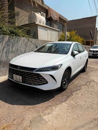 للبيع BYD  QIN  PLUS  ماشيه الكلي 15000كيلو وضع شركه   كفاله عامه   ال...