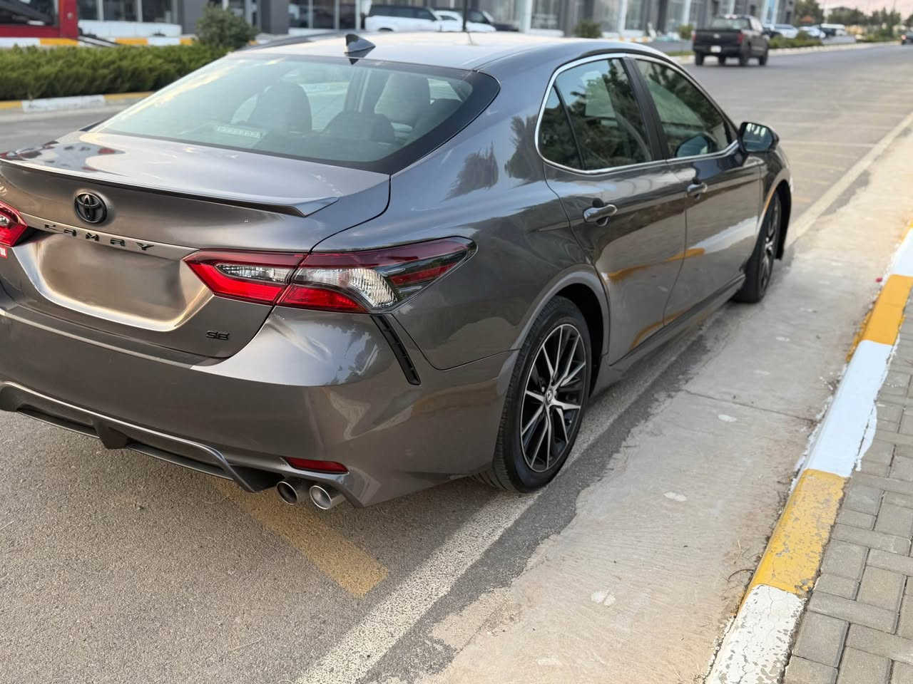 Toyota camery se 2023
چاملخ سایەق و نیو دەرگا بۆیاخ بەبێ ناوگردن 
۱،۲ جێگای pdr بچوکی هەیە  
49,000کم ڕۆشتوە ڕەقەم  سەنەوی نوێیە تا 2030 
۸ وەرەقە غەرامەی لەسەرە. دوای معامەلە دەگەڕێتەوە 
سەیارەکە بە ناوی خۆمانە 
تەحویل بە شەرت 

***********
ڕەقەم سلێمانی السليمانية, العراق

