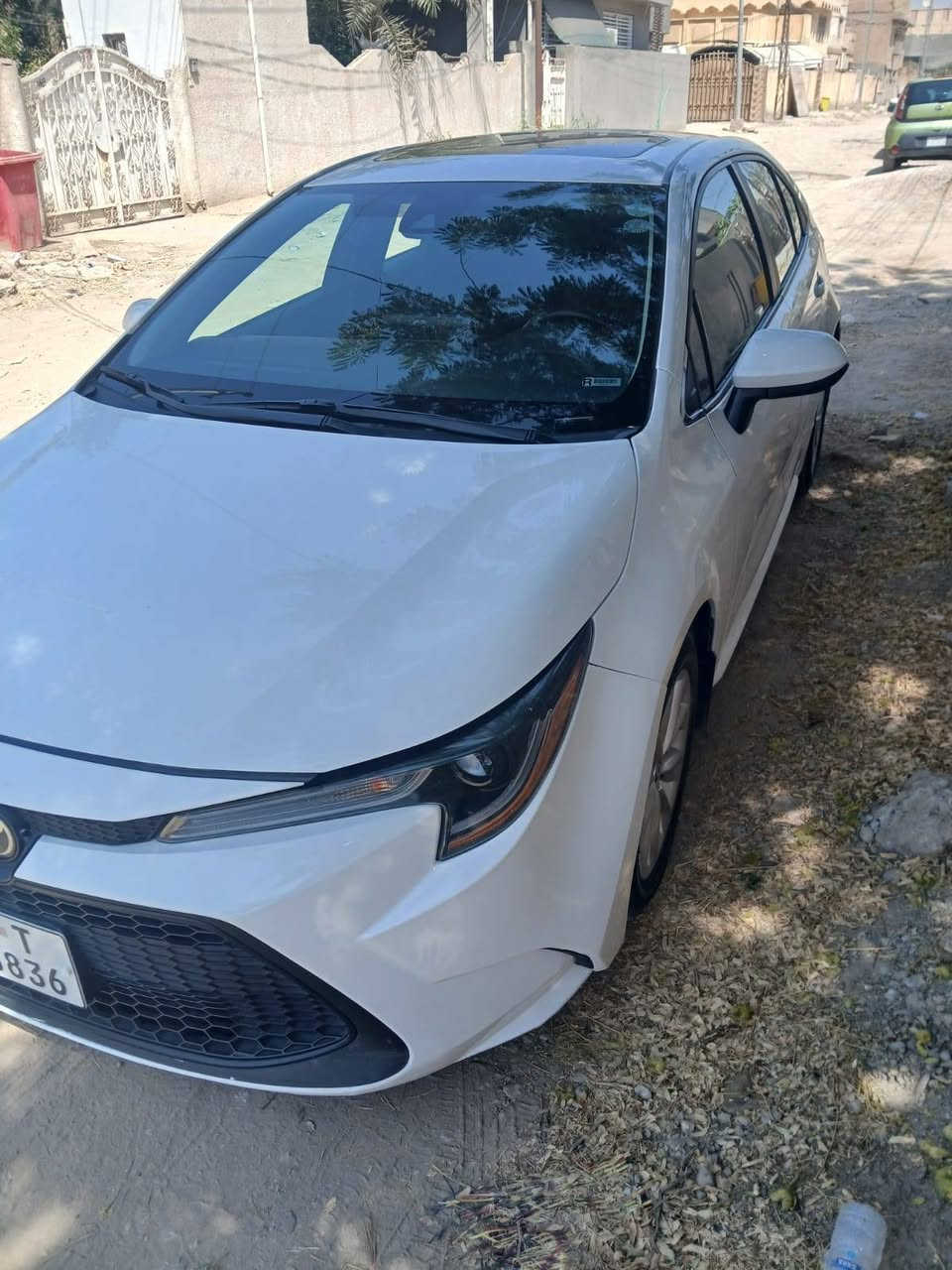 موديل ٢٠٢٠  ماشيه 73 الف  موصفات فتحه وبصمه يعني فول انته تعرف موصفات الكورلا  بيه شخط من الجاملغ المامي الى الباب السايق امعدل عل بارد بدون دواخل   والباقي كله كفاله ومحرك 18 حلة, بابل
