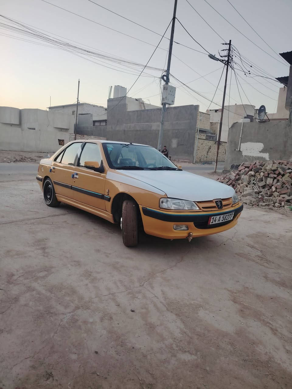 سلام عليكم  بيجو باص مديل 15سنويه بسمي تنتهي ب2027بنهايته سياره نضيفه الله شاهد يدي بيه تجي وشوف بعينك ومكفوله من الضربة مكاني بصرة تنومه السعر 40وبيه مجال حك جيه  رقمي ***********
