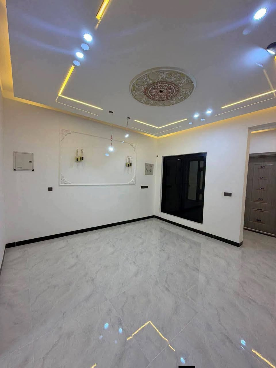 🏡 #السلام_عليكم
✨ دارين توأم للبيع – زيرو
📍 تكريت – الديوم / منطقة التصنيع
📍 قرب شارع 30

📐 مساحة كل دار: 150 م²
▪️ الواجهة: 7.5 م
▪️ النزال: 20 م

🏠 مواصفات الدار:
🛏️ 4 غرف نوم
🛋️ استقبال
🍽️ مطبخ
🚿 3 مجاميع صحية
🏗️ سطح شتايكر
🚰 نظام صحيات دفن
🚪 أبواب داخلية تركية
✨ سحب مغربي وتشطيب مميز

📞 للاستفسار الأتصال 

  ***********
