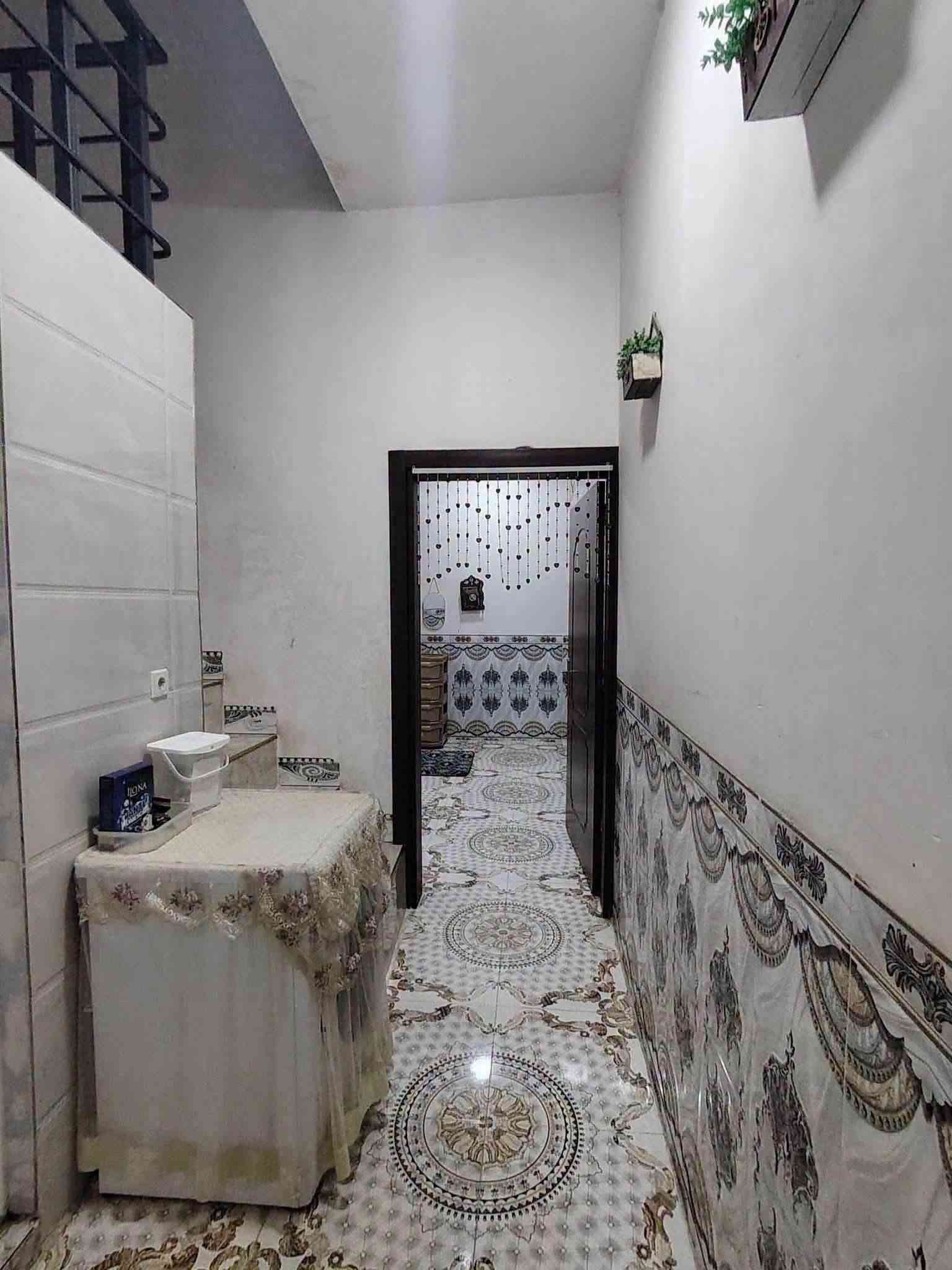 حي العسكري • ١٠٠م • طابق ونص