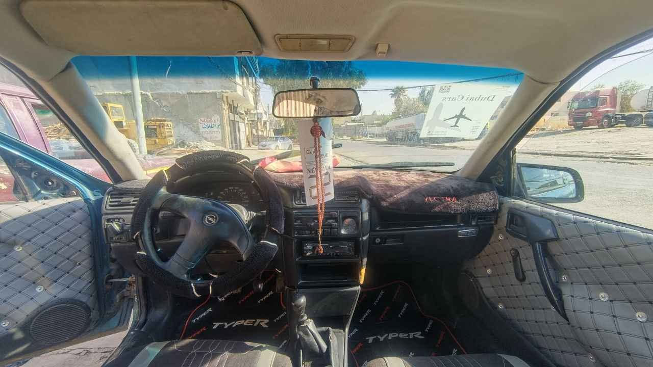 اوبل فيكترا موديل 1991 محرك 16سنويه جديده شرط التحويل سعره 33 وبيها مجال للستفسار  واتساب *********** او مراسله الصفحه موصل, نينوى

