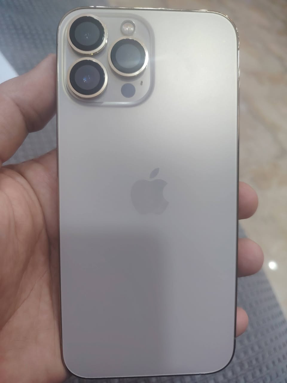 ايفون 13 pro max ذهبي شرق اوسط.. وتر بروف... نظبف جدا على وضع الشركة لاخدش و لافتح ولاتبديل ولابرنامج ولاغيره....  ذاكرة 256 السعر 650  للاتصال فقط *********** فقط اتصال بغداد السيدية بطارية 82
