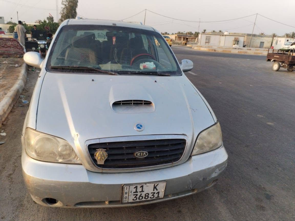 السلام عليكم من رخصة الاداره 
سياره كرنفال سيدونه موديل 2002 نضافه 70% تخم  تواير جديده
المكان سماوه رميثه 
كير عادي محرك نضيف 
السعر 60 وبيها مجال للشراي 
رقم وتساب ***********
***********
