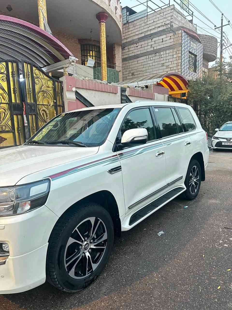 🚘 تويوتا لاند كروزر 2021 خليجي للبيع

لاند كروزر موديل 2021 خليجي، سيارة نظيفة ومحافظ عليها، جاهزة للبيع.

🔹 السيارة مغلفة PPF بالكامل للمحافظة على البدي والطلاء + الجام مغلف عازل حراري 
🔹 داخلية مشمشي جلد + شامواه، مرتبة وفخمة
🔹 المواصفات خليجي كاملة وباقي المواصفات مثل مواصفات اللاند كروزر الخليجي المتعارف عليها بالعراق
🔹 يوجد تعديل بارد بمقدار أربعة أصابع في مقدمة البنيد، والتعديل خارجي فقط بدون أي ضرر داخلي
🔹 السيارة نظيفة ومحافظ عليها من الداخل والخارج
🔹 لا تحتاج أي مصاريف، جاهزة للاستخدام
🔷 الممشى : 69000km

📍 الموقع: البصرة 
💰 السعر: قابل للتفاوض للجادين فقط

للمزيد من التفاصيل والاستفسار، واتساب ***********
