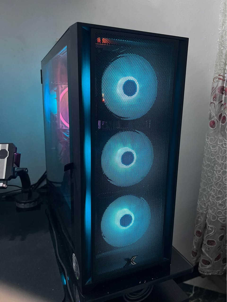 تجميعة كيمنك لل2k مواصفات عاليا 

مواصفات 
r5 5500
rx 7700 xt 12g vram
ram 16 ddr4 3600 addlink
m.2 1tb gen 4 lexar
mb b550e gygabite
psu 600w 
cooler thermaltek
cas 4fan rgb

تجميعة قوية لل2k وتشغل كل الالعاب ب فريمات عالية 
واتساب : *********** بغداد, العراق
