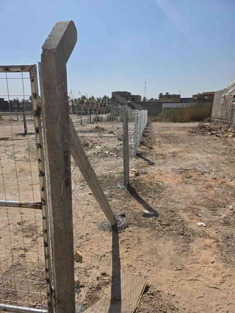قطعه للبيع المساحه ٢٨٥.وره معمل العلف واجهيه عشره الاربع نزال ٣١ ونص نهايته القطعه ثمانيه متر للإستفسار الاتصال علا الرقم ***********. مكان القطعه طهمازيه

