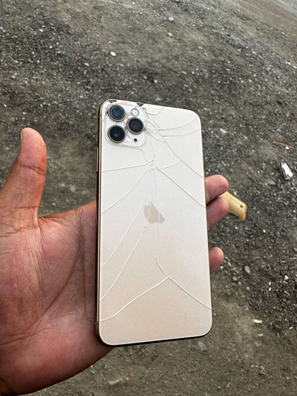 سلام عليكم 11برو ماكس ذكرة256
بطارية100مبدل فقط بطارية  مكفول  كامل 
سعره 250 وبي مجال 
جهاز جديد شبابه استخدامي شخصي  
فقط بطاريه وما تقره بل عدادت
مكاني بغداد حي العامل 
***********
