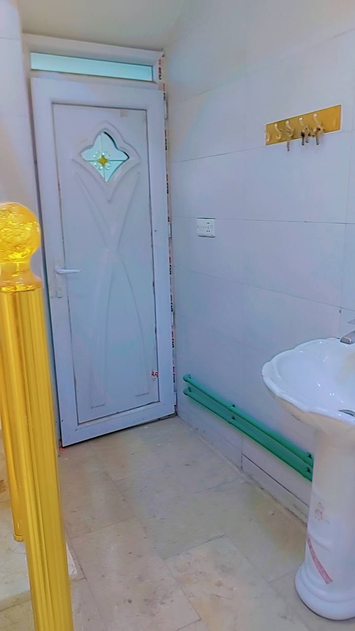 دار للبيع طابو صرف مساحة/ ٦٧م /ونص ٣غرف نوم/ ٢حمام واستقبال ومطبخ حي الجهاد مدخل الامانه موقع مميز قريب عن الشارع الرئيسي وشارع ١٥ رصيف ٣م 
للطلب والاستفسار/*********** /يوجد واتس اب
