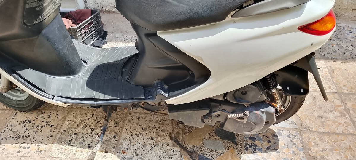 سلام عليكم دراجه فراشه البيع مالت حاويه دراجه بلادي صارنصه رياضي تجي شوف بعينك مكينه برغي ما مفتوح منه البيع اخت جديده ***********
