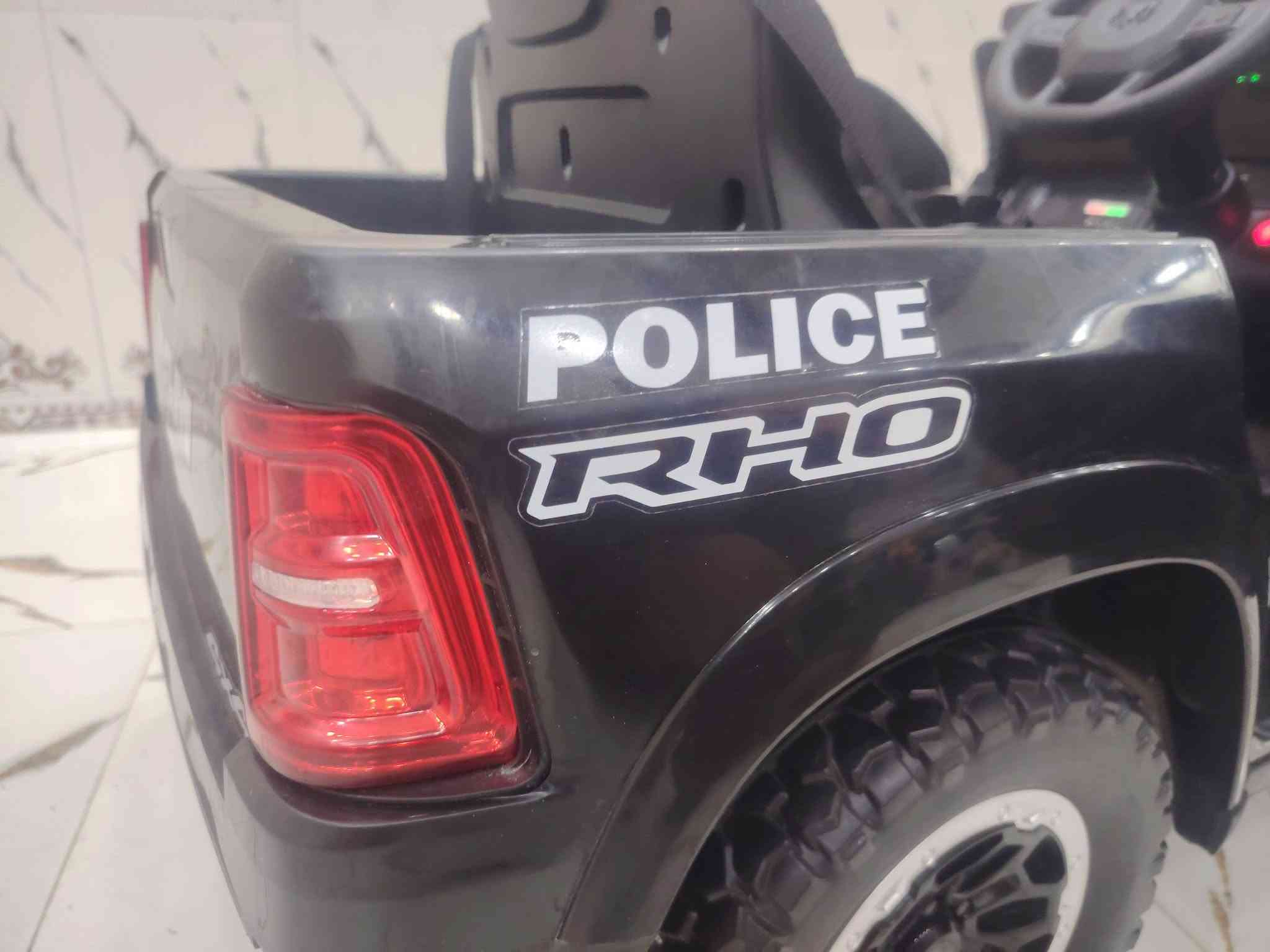 سيارة أطفال شحن رام شرطه حجم كبير بلوتوث دبل ماطور دبل بطاريه مع شاحنه باله خليجي مو تجاري موجود توصيل كل العراق ٥ الف *********** واتساب فقط
