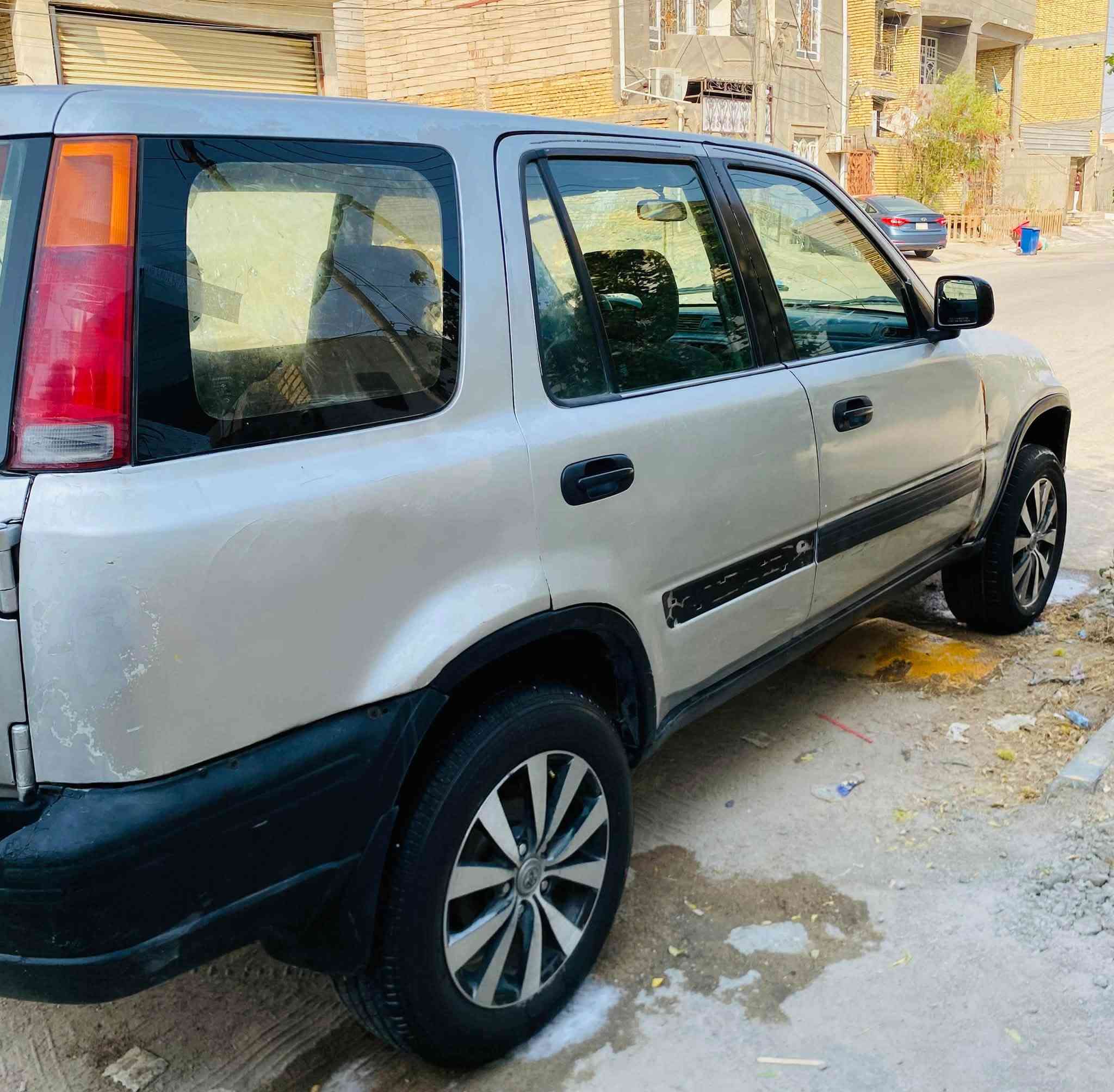 سيارة هوندا crv  مديل 2000 للبيع مشروع وطني رقم بغداد السعر 50  التواصل مع صاحب السيارة ***********
